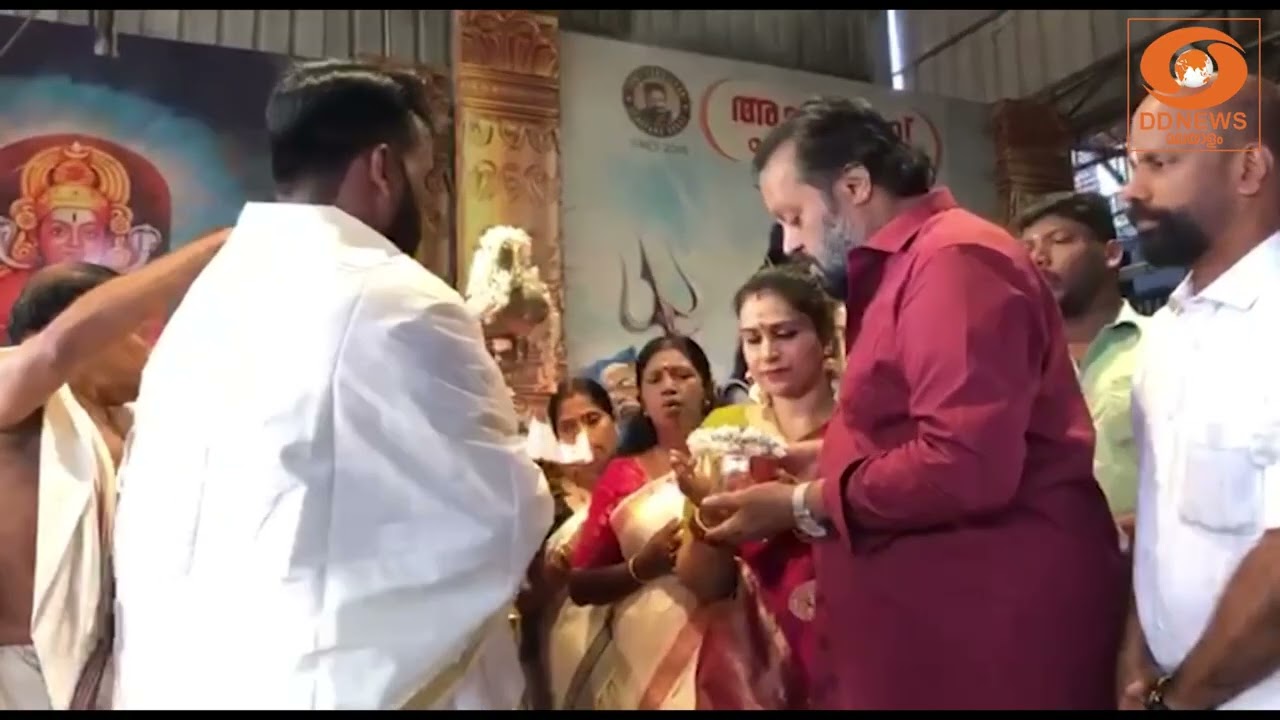 ഏറ്റുമാനൂരപ്പന് 1100 ചെമ്പ് കുടങ്ങൾ സമർപ്പണം; ചടങ്ങിൽ പങ്കെടുത്ത് കേന്ദ്രമന്ത്രി Suresh Gopi