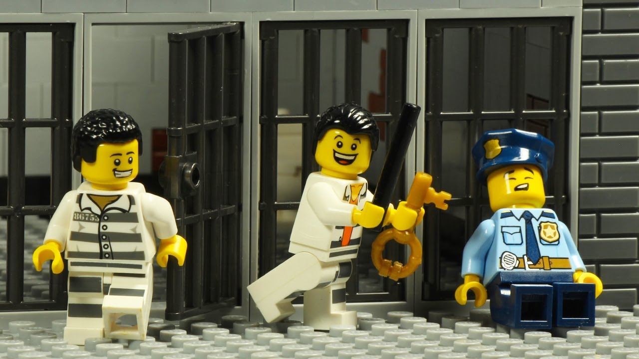 Lego City Police Station Prison Break - Tunnel Escape