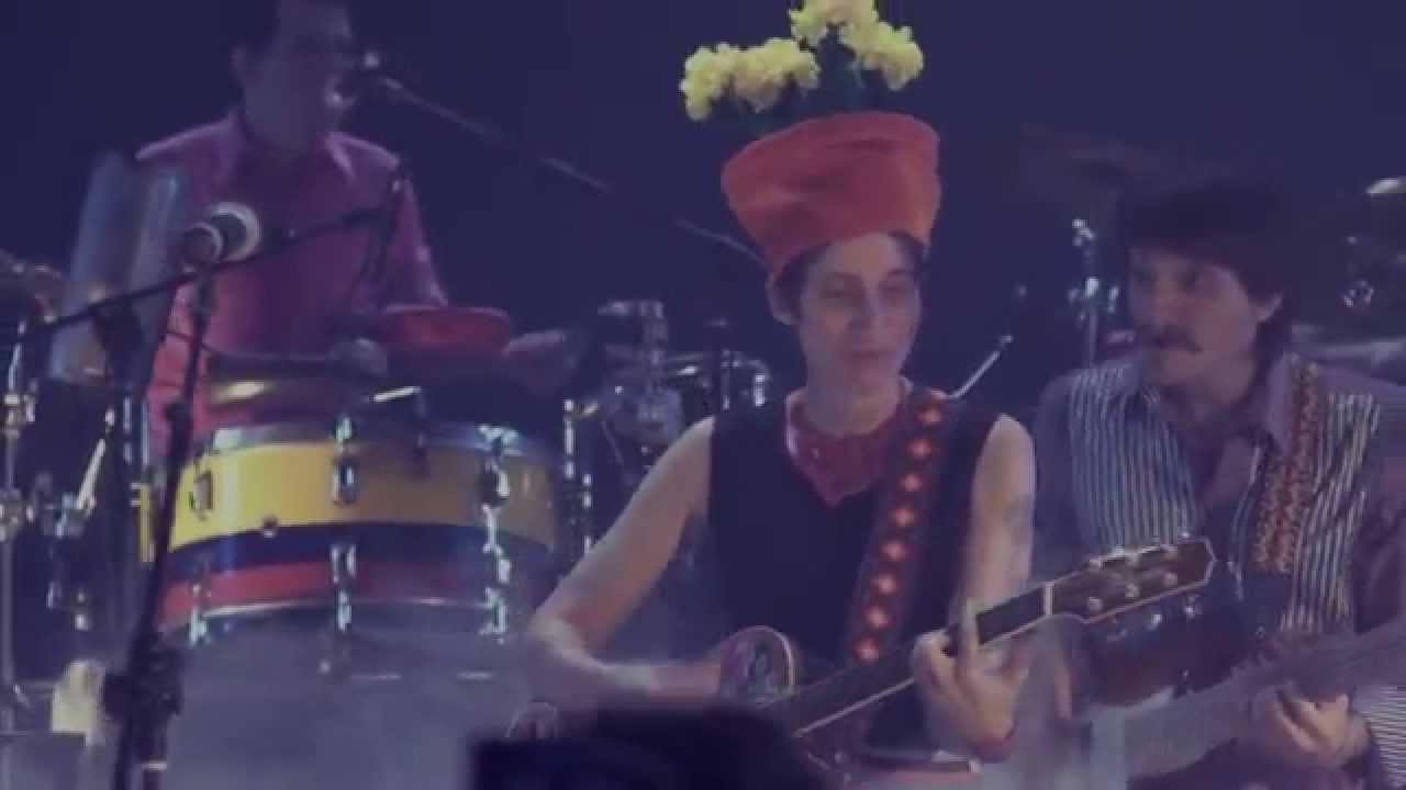 Puerto Candelaria - Los Esqueletos ft. Andrea Echeverri [en vivo]