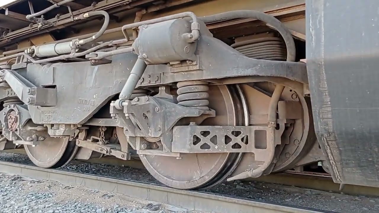 Asi se patina una locomotora! GE Massive Wheel Slip