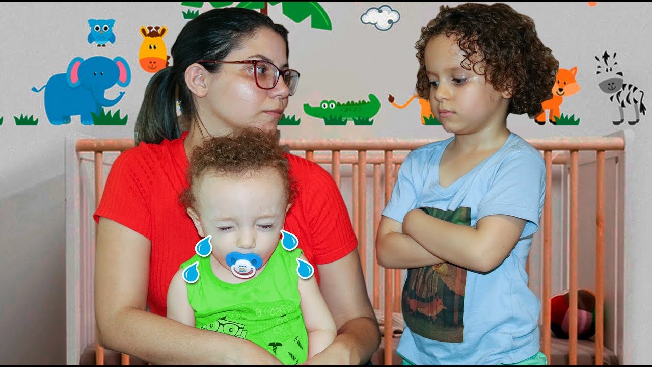 MÃE do CADU vira babá porque seu IRMÃO VIROU UM BEBEZINHO!