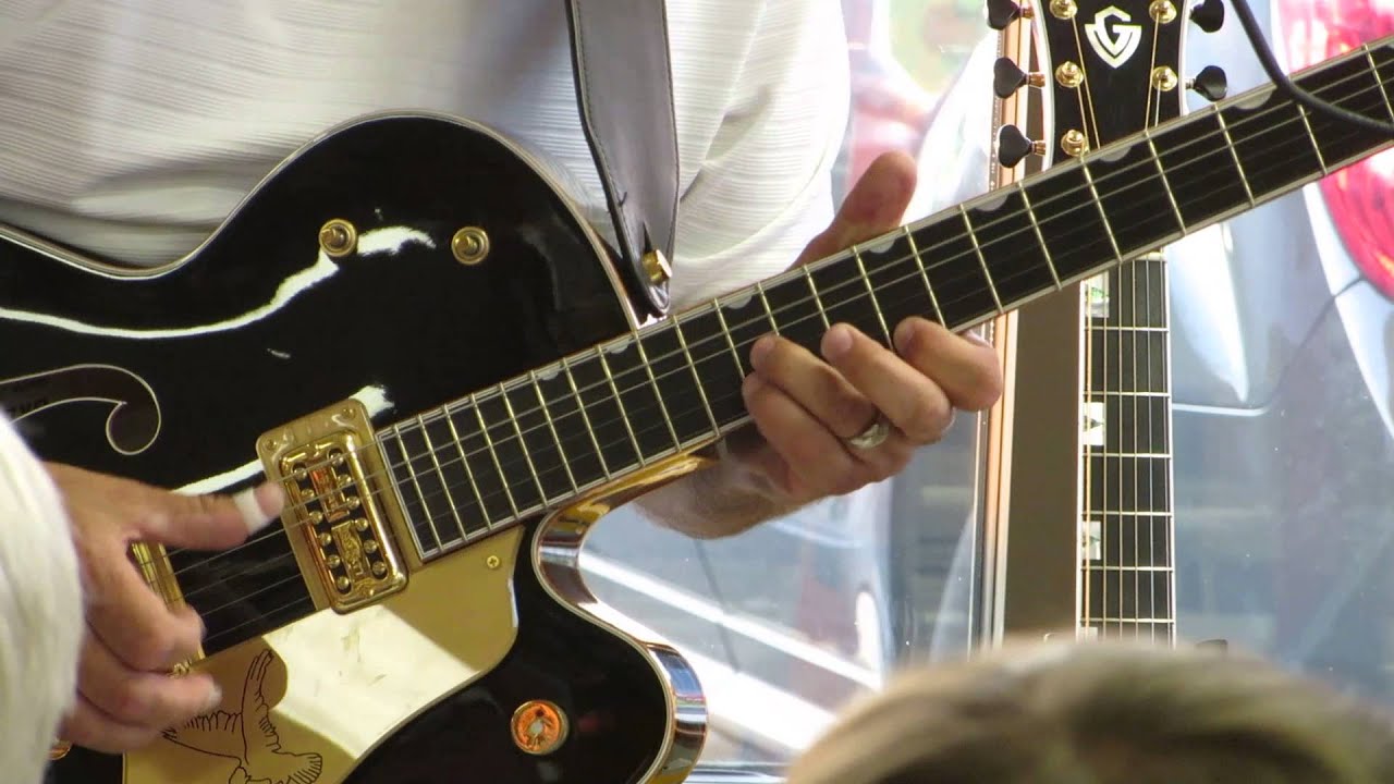 ChetAtkins medley - Doyle Dykes