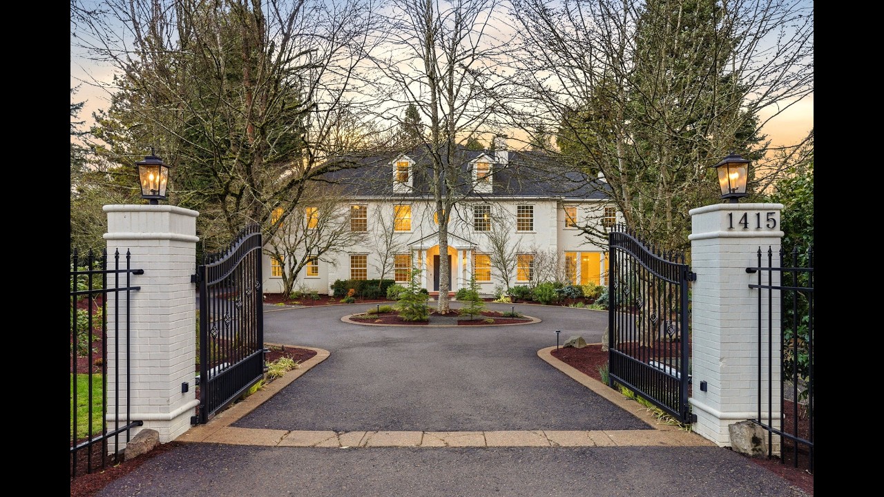 Exquisitely Reimagined Dunthorpe Traditional with Timeless Appeal