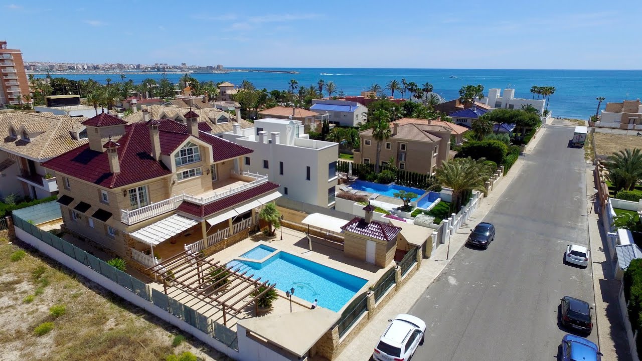 Villa in Torrevieja. Вилла в Торревьехе 100 метров до моря. REF TVIP 001