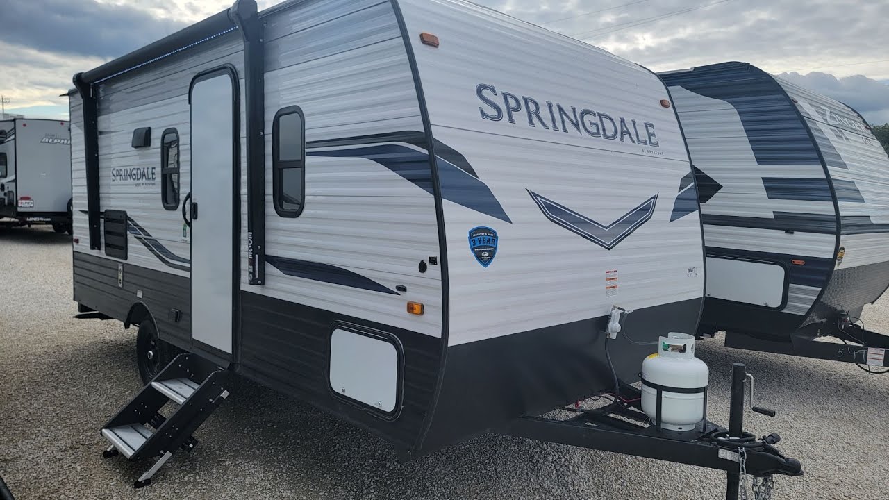 Туристический прицеп Keystone Springdale Mini 1760BH 2022 года выпуска.