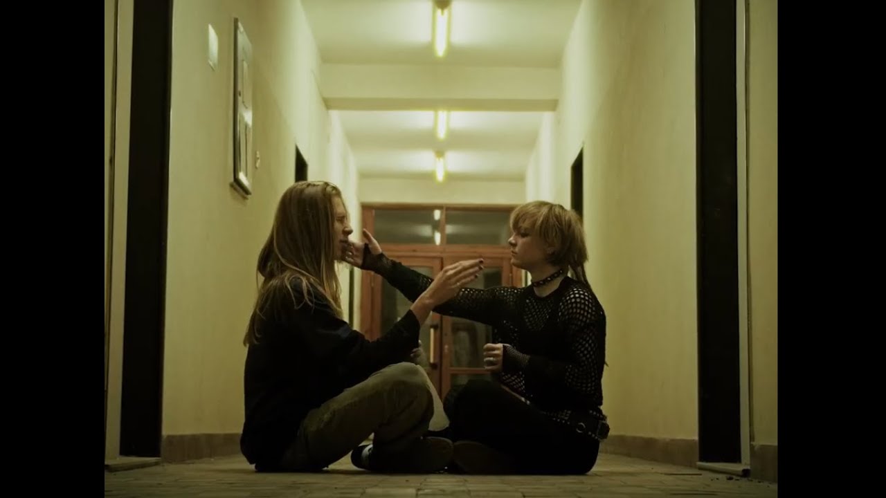 Kopinski - Out of my head [Official Music Video]