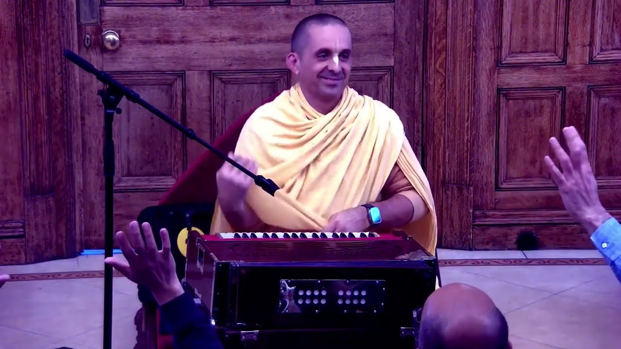Sadhu Sanga Kirtan in The UK | ISKCON London Bhaktivedanta Manor