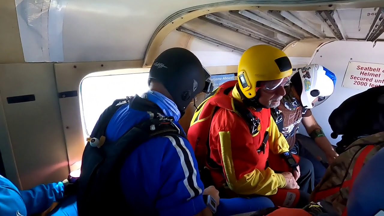 Becoming a skydiver | Docking | Freefall course demonstration
