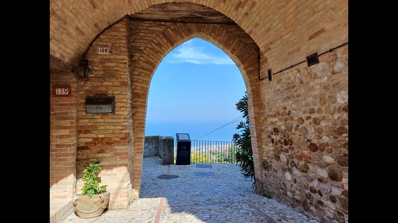Montepagano Fraz. di Roseto degli Abruzzi (TE) - Borgo
