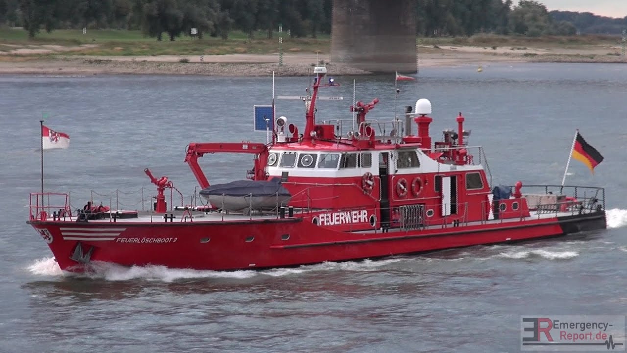 [PERSON IM RHEIN] - Großeinsatz zu Land zu Wasser & in der Luft ~ Düsseldorf -