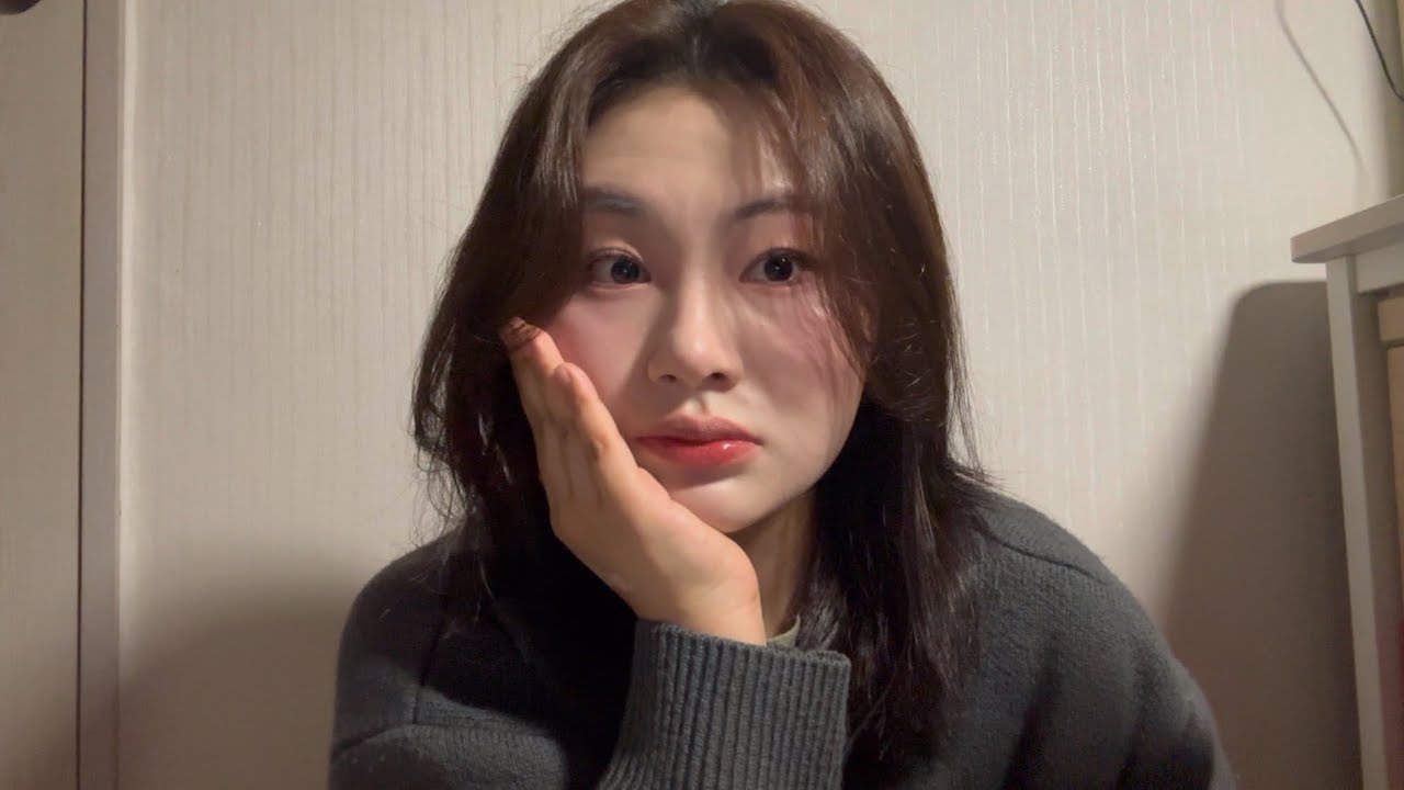 ASMR 엉망진창 셀프 메이크업 😭😂 | asmr, makeupasmr, self makeup asmr