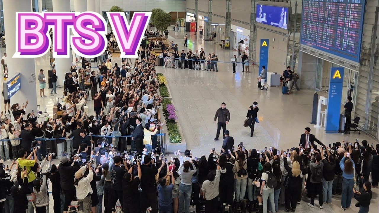BTS V | Airport Arrival | Wide & Zoom