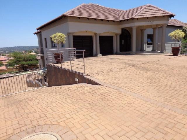 4 Bedroom House For Sale in The Wilds, Pretoria, Gauteng, South Africa for ZAR 4,950,000