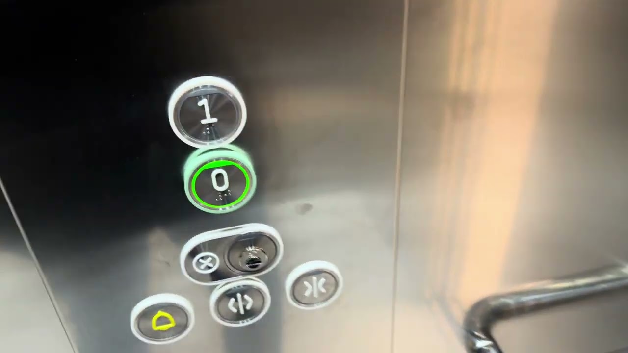 2023 Orona 3G Traction Lift @ Pull & Bear Bullring Shopping Centre Birmingham