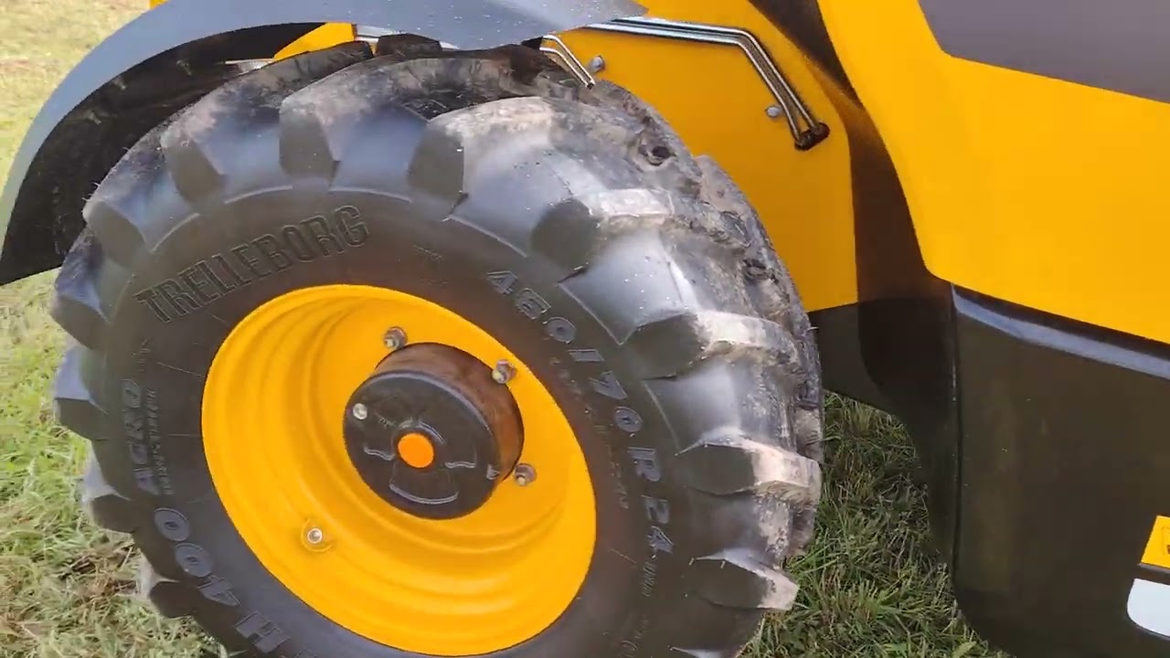 Погрузчик JCB 532-70 Agri. 2023 г. выпуска. Образец во всём.