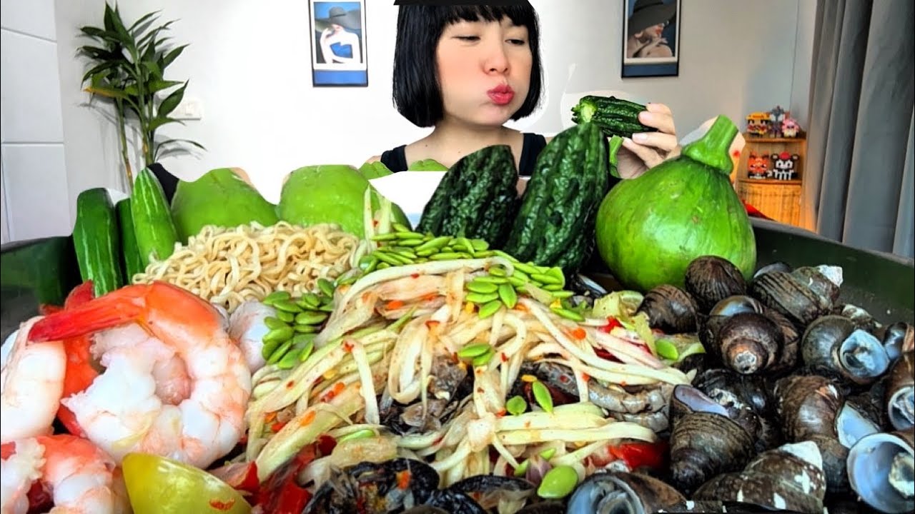 Thaifood ASMR ตำหอยจุ๊บ กุ้งเด้ง ส้มตำแซบๆกับหอยจุ๊บกรอบๆ Papaya salad with pond snail MUKBANG show 