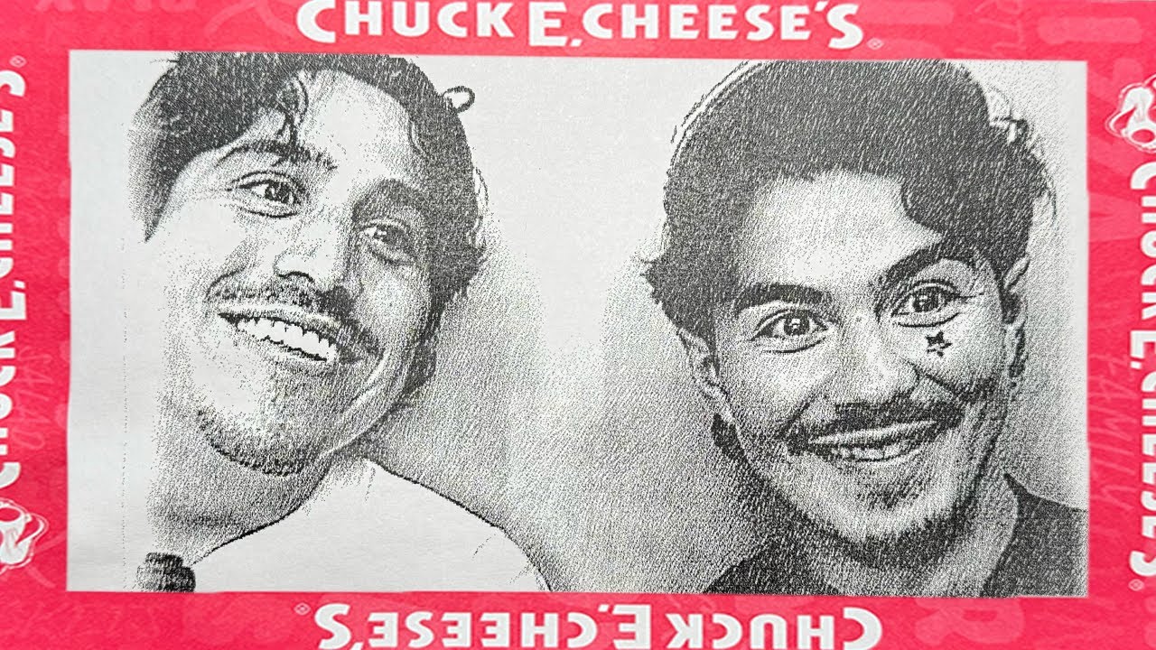 Мы попробовали всё меню Chuck E. Cheese.