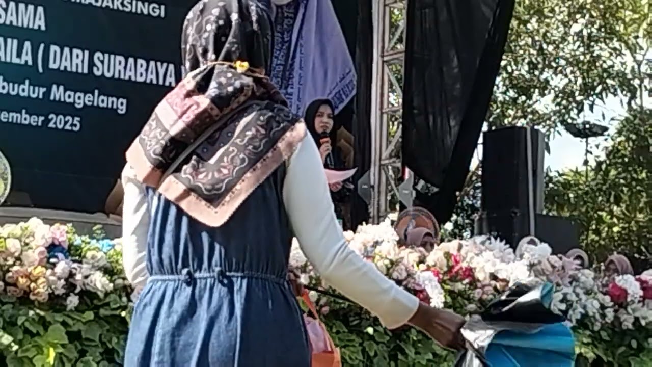 Ceramah Ning Umi Laila Di Desa Majaksingi Borobudur Magelang Jateng