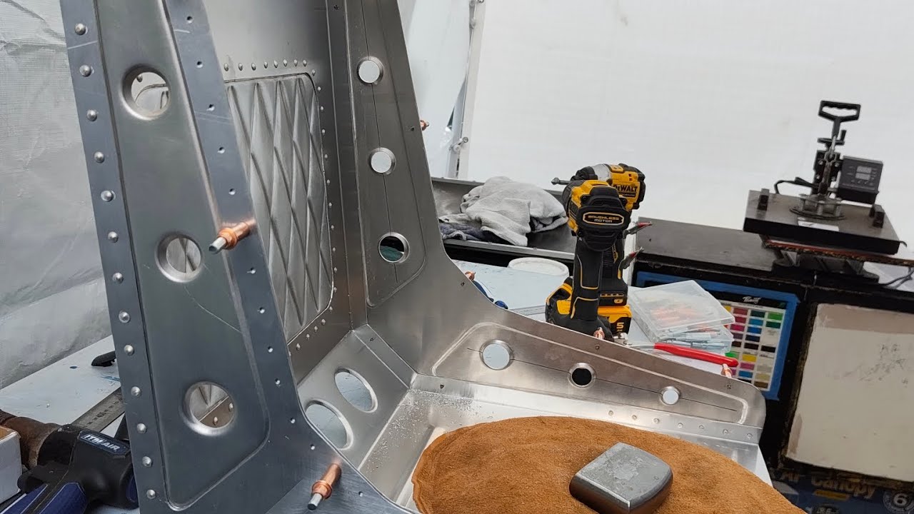 🛠️ Hot Rod Bomber Seat Build &ndash; Hand Riveted, beadrolled and dimpled - part 1