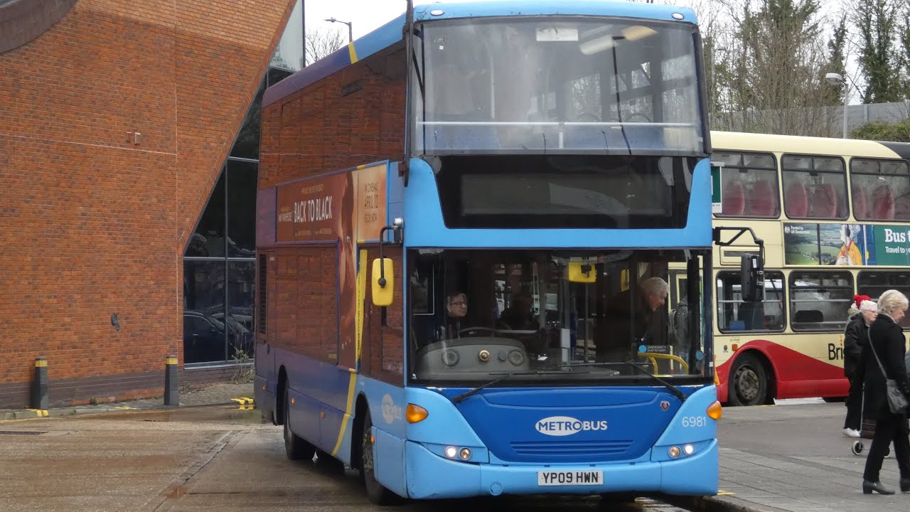Metrobus Crawley | Scania N270UD Omnicity | 6981 