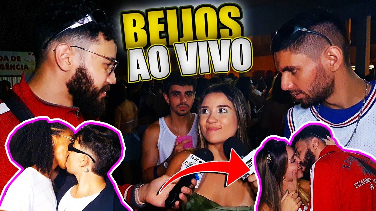 SOLTEIROS E CASADOS SE BEIJANDO NO ROL&Ecirc; UNIVERSIT&Aacute;RIO