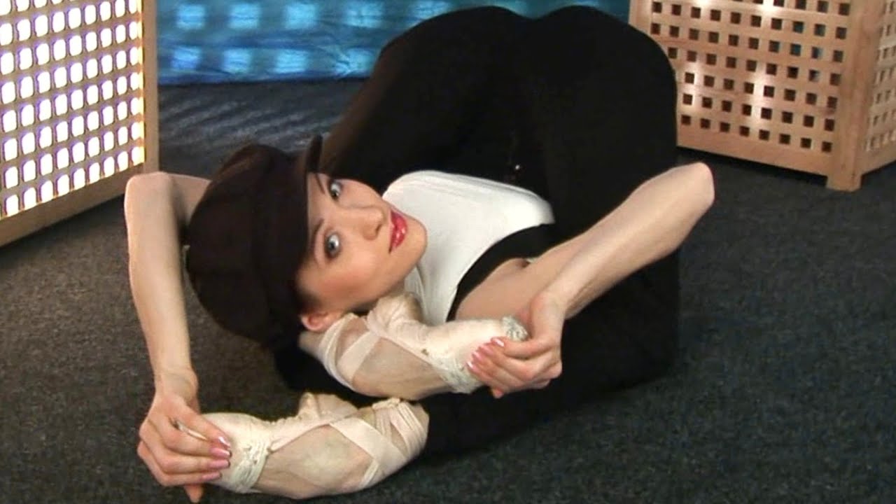 Nadia Ivanova. Ballerina Stretching. Contortion poses. Flexshow