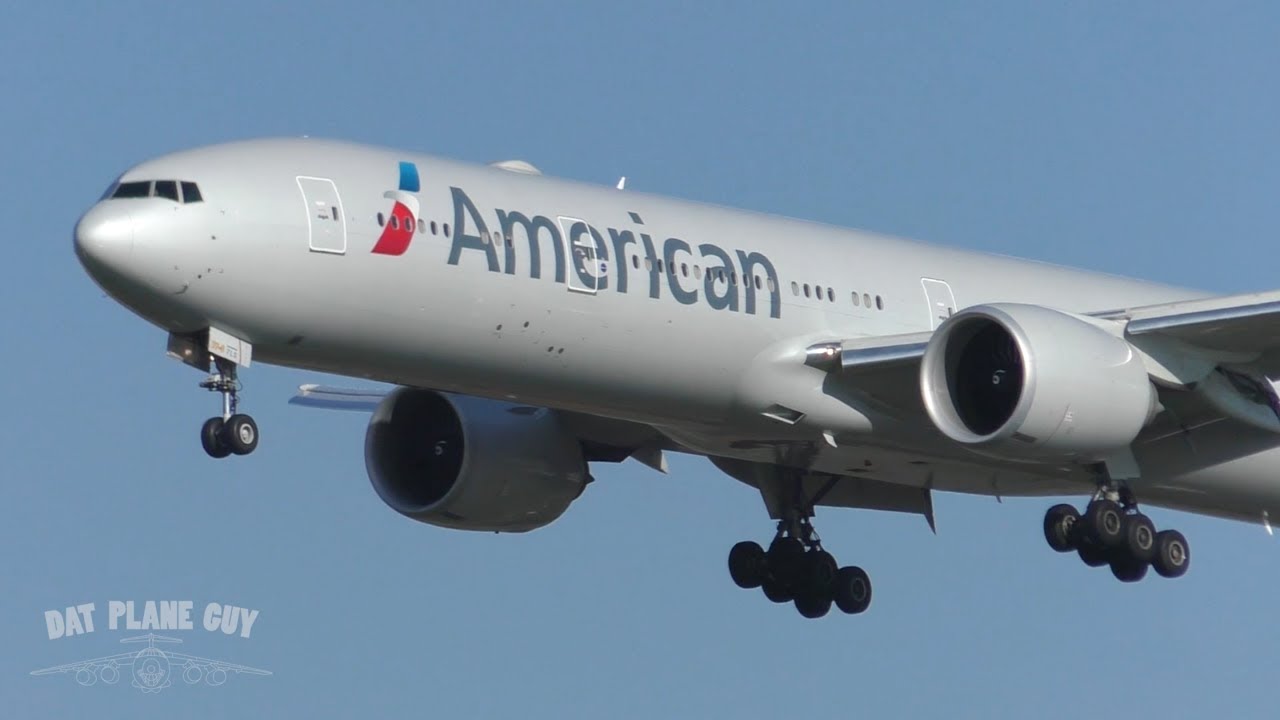 AWESOME American Airlines Boeing 777-300(ER) Landing and Takeoff at Sydney Airport