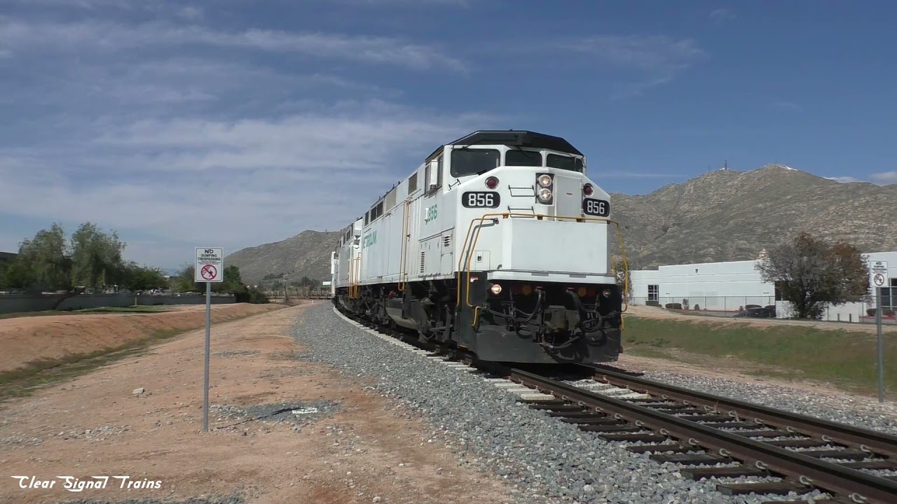 Metrolink Rail Train - Return of the F59PH!