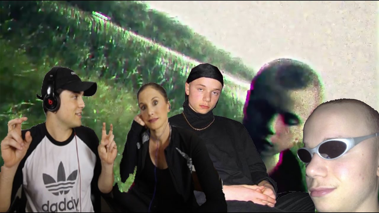 MOM REACTS TO SPOOKY BLACK!!!