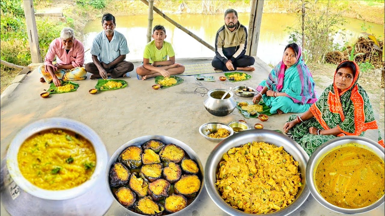 সরস্বতী পুজো স্পেশাল খিচুড়ি, বেগুনভাজা, নিরামিষ বাঁধাকপির ঘন্ট আর মুলোর টক রান্না আর খাওয়া