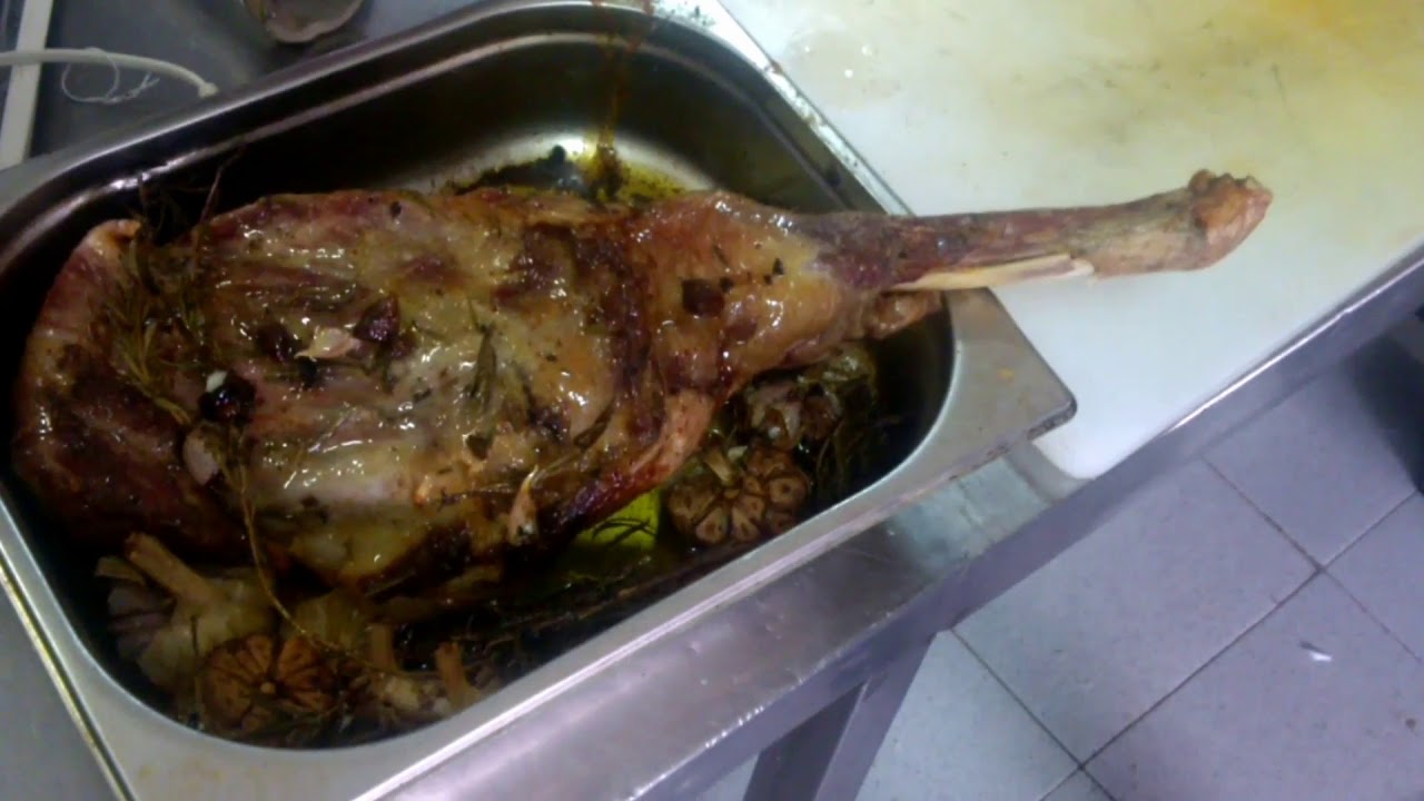 epaule d'agneau 3 étoile Michelin#cuisine#internationalكتف الغنم  في الفرن طريقة عالمية