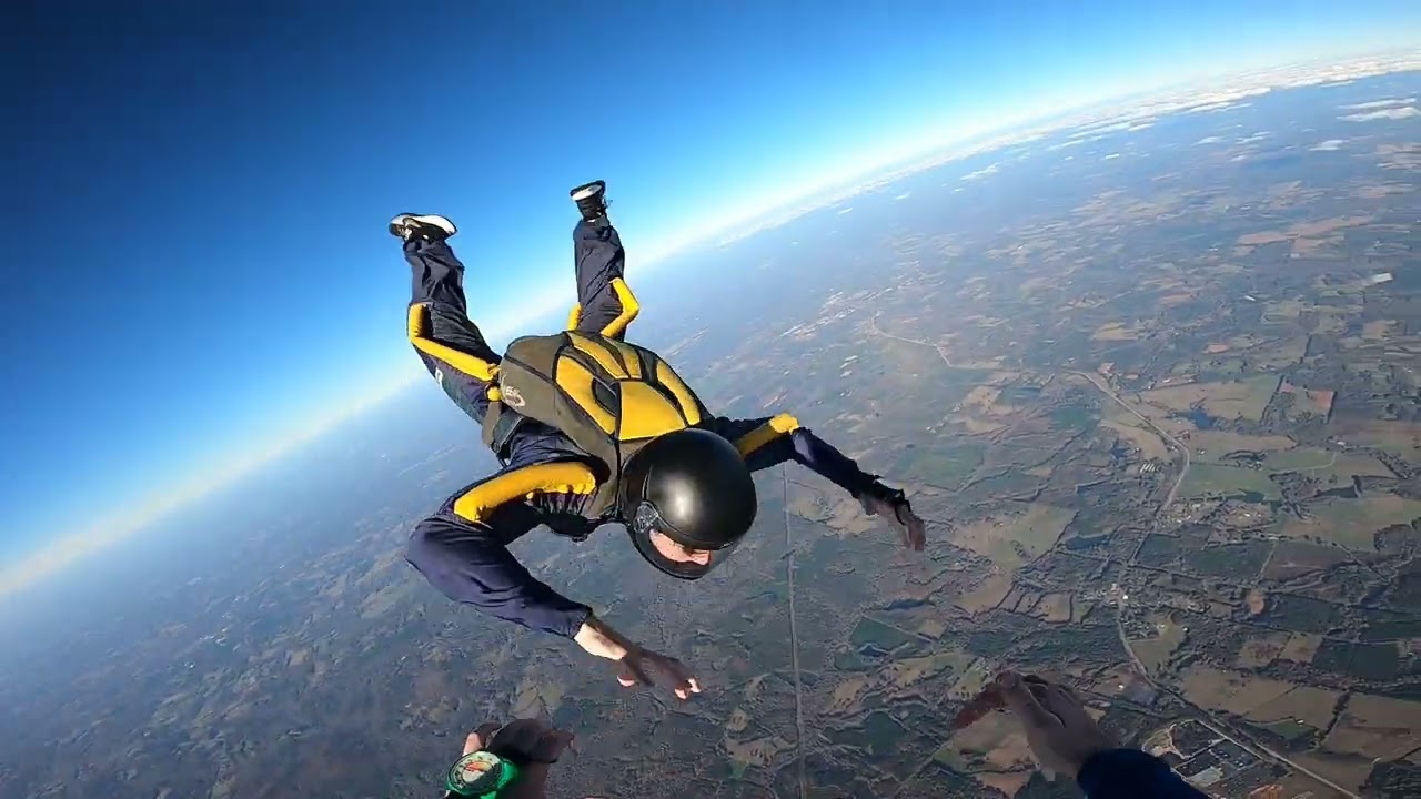 Meu terceiro salto solo de paraquedas após curso AFF!