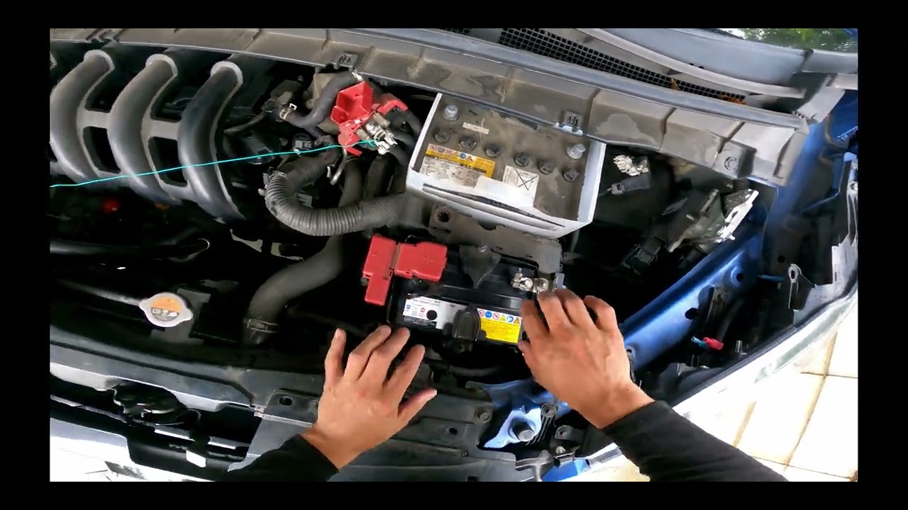 Nissan Serena C27 DIY Changing Battery. BOSCH HTP-S-95/130D26L