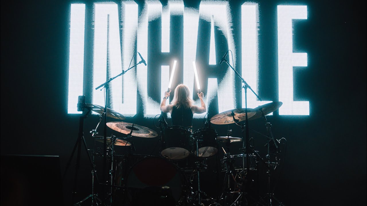 IMERSIVE DRUM SHOW- Veronika Mr&aacute;zov&aacute;