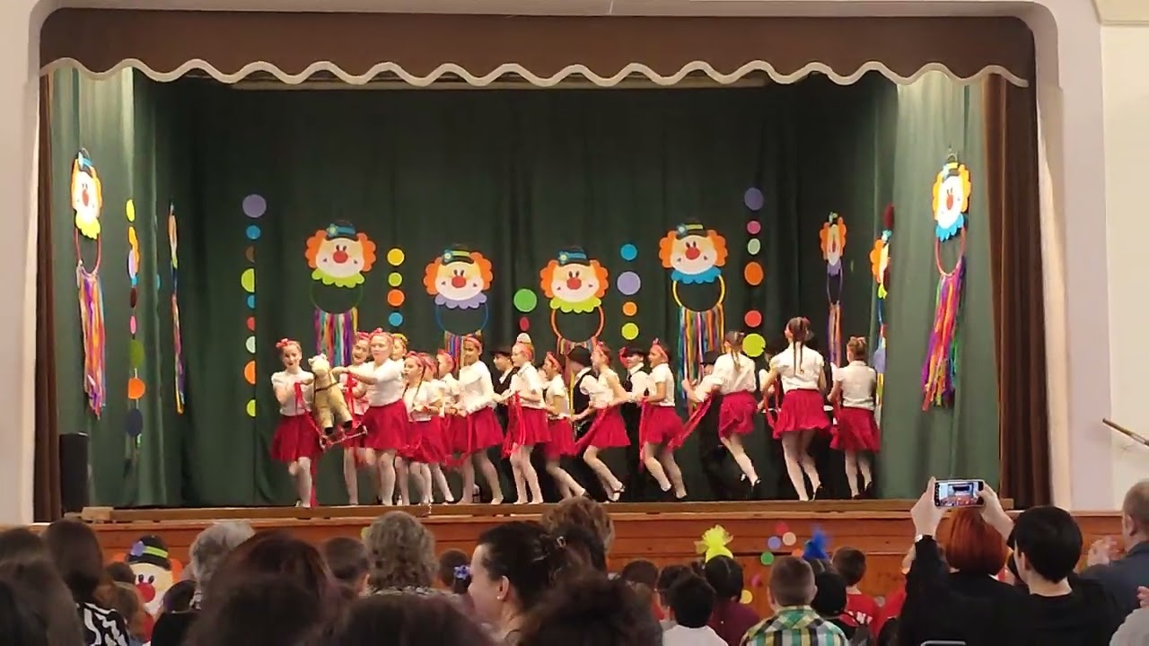 Apátfalva farsang 4.osztály Mulatós Farsang 2025.02.14.