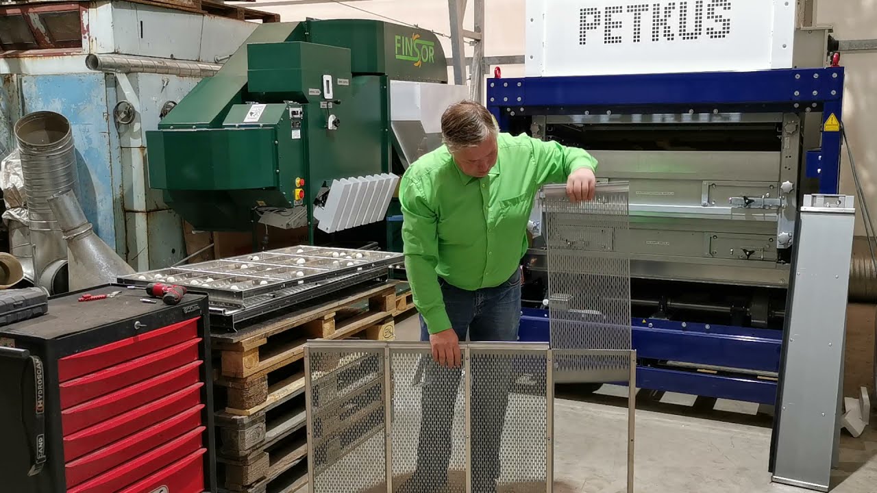 Screen exchange on Petkus A-12 cleaner