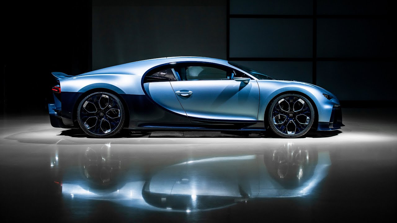 BUGATTI CHIRON Profil&eacute;e: An Automotive Solitaire