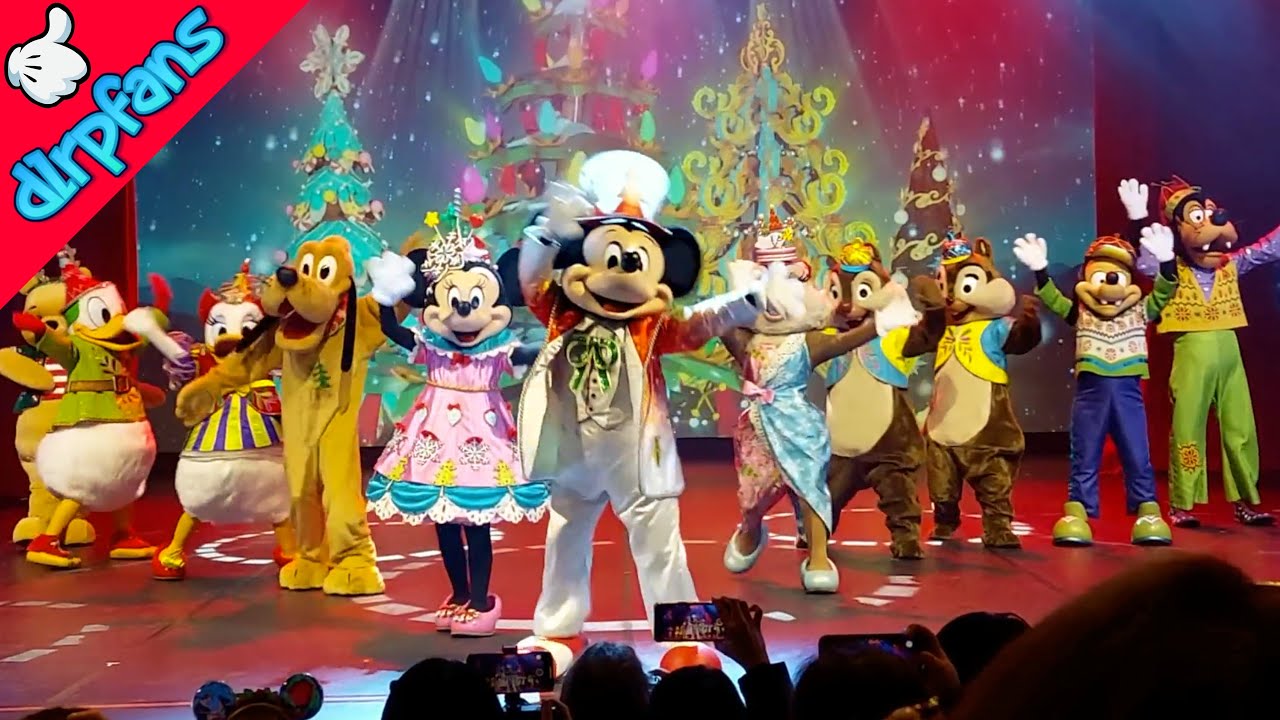Mickey's Dazzling Christmas Parade on stage in Videopolis at Disneyland Paris