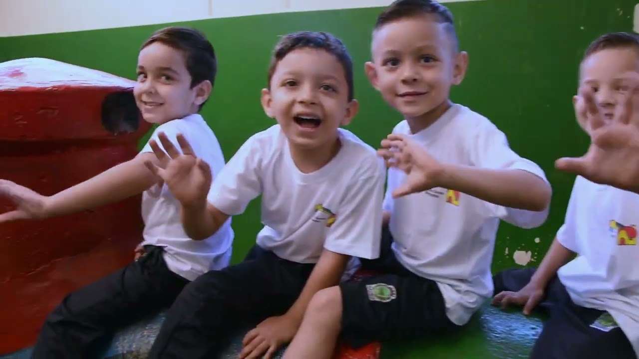 Clipe retro creche Doce Recanto 2025