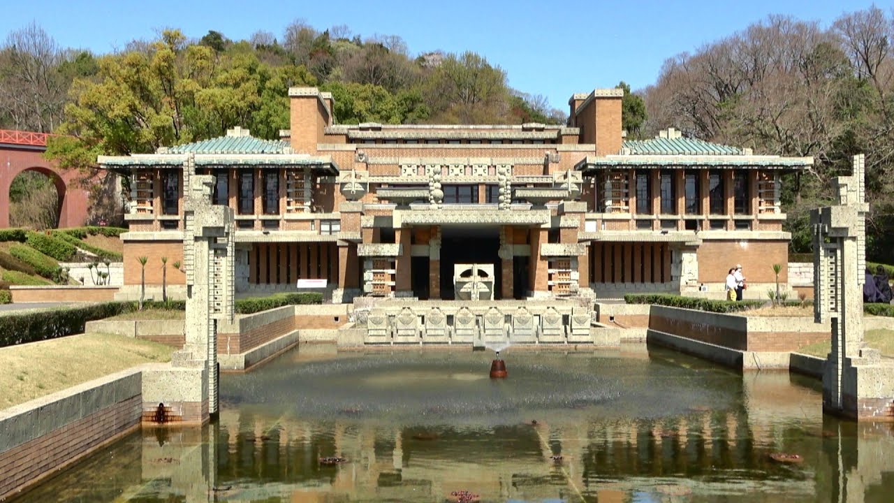 博物館明治村・・・明治の建造物を移築復元　　Meiji Mura（Old buidings Japan）