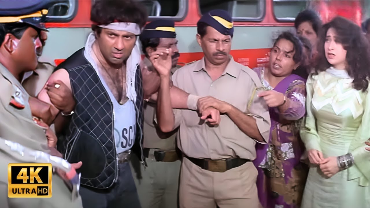सनी देओल ने चलती बस में बचाई लड़कियों की इज्जत | Sunny Deol, Karisma Kapoor | Jeet Movie | Action