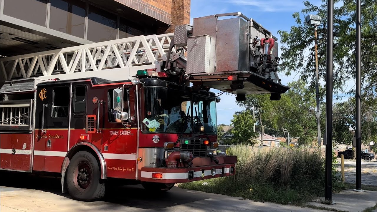 *AIR HORN* Chicago Fire Department tower 23 responding