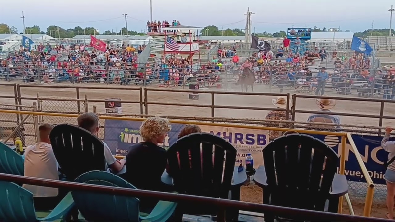 My cousin barrel racing