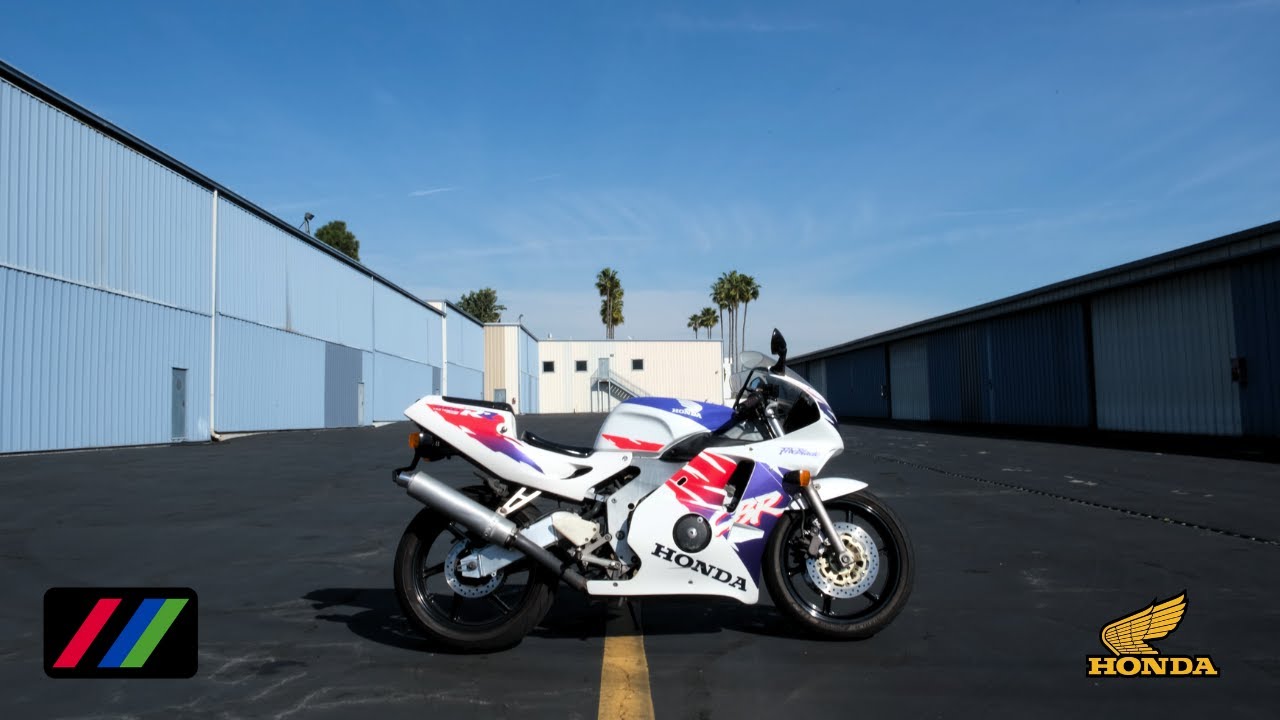 Революция революций: предельная частота вращения 19 000 об/мин — Honda CBR250RR