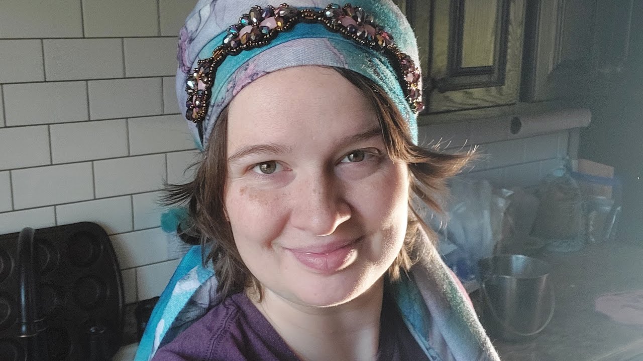 Trying a New Scarf, finally figured it out!