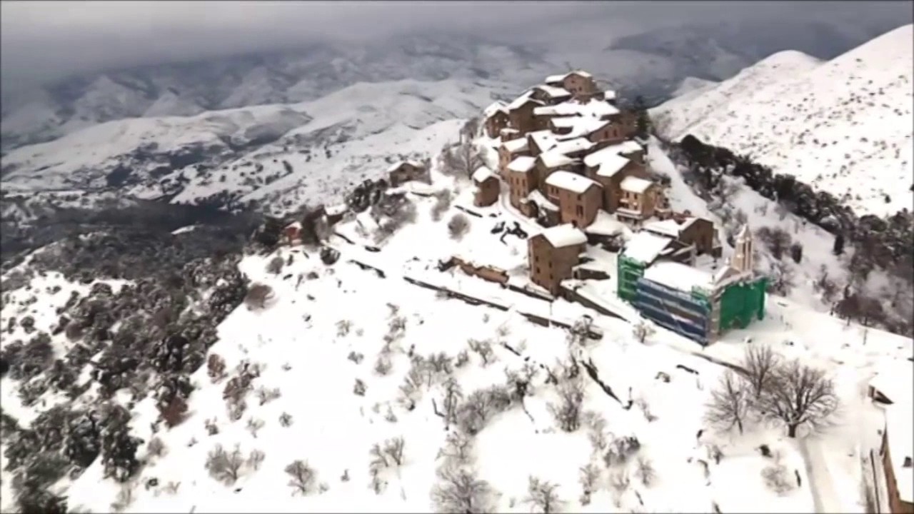 Petit tour d'hélico, la Corse vue du ciel sous la neige