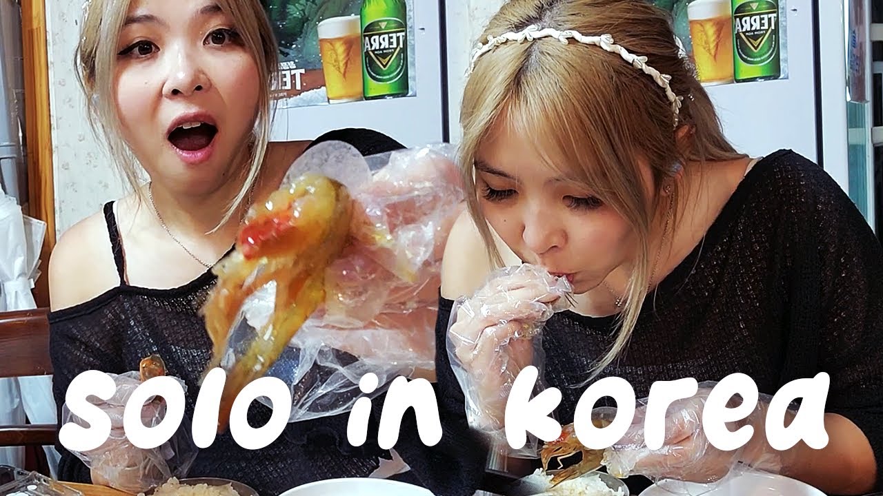 i spent a weekend exploring korea alone | shopping, food & cafe adventures