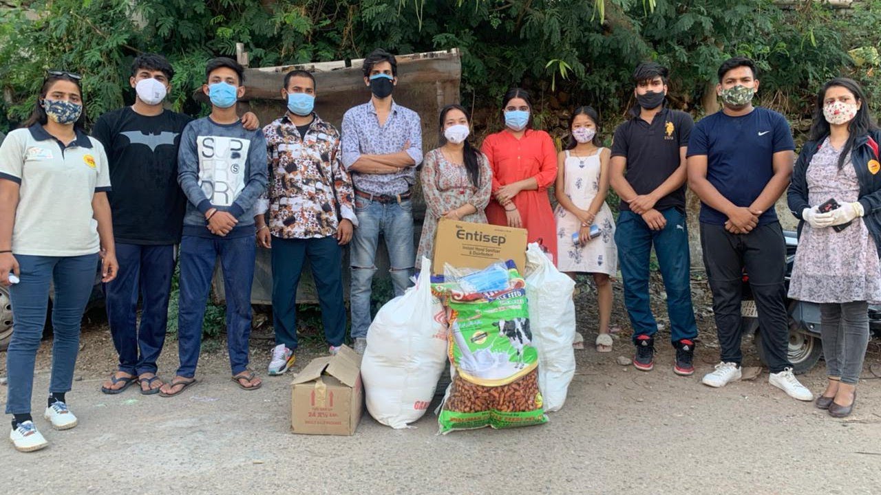 We distributed RATION, MASK, SANITIZER in lockdown || COVID-19 pandemic || vk vlog ||