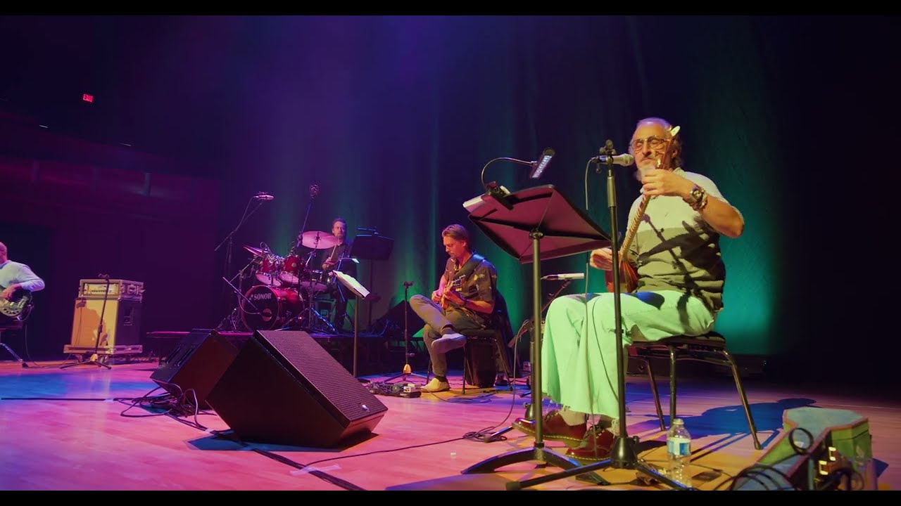 Mohsen Namjoo - Alaki live in Calgary (with updated lyrics)