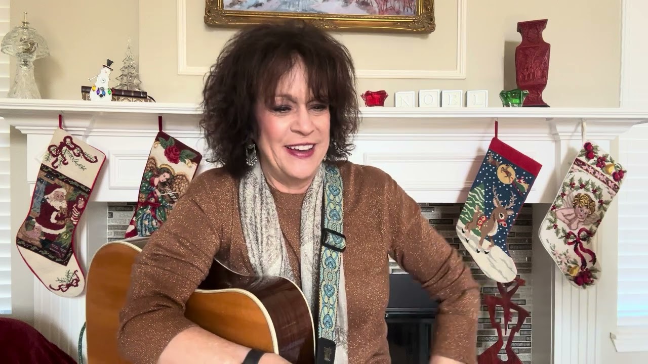 Exclusive AUK Christmas Mini Gig - Helene Cronin